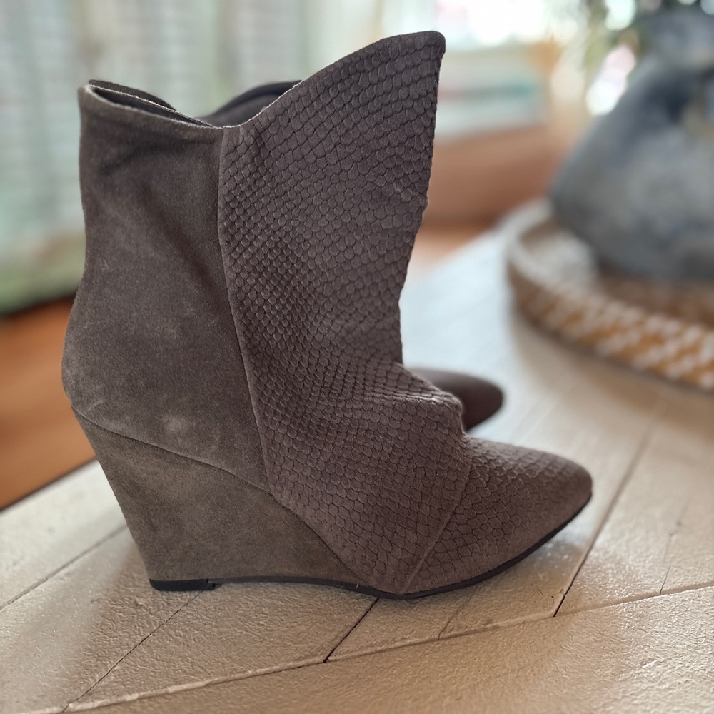 Elegant Brown Wedge Boots